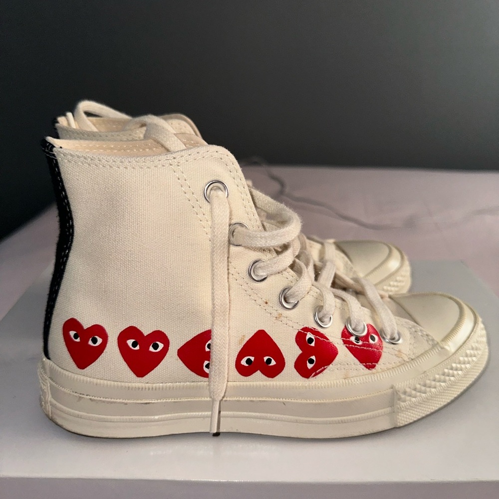 Converse Kids High-Tops - Cream with Red Heart Design